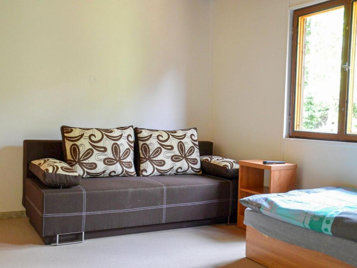 Holiday Home Kemp Stribrny Rybnik-1 By Interhome ฮราเดตสคราโลเว ภายนอก รูปภาพ